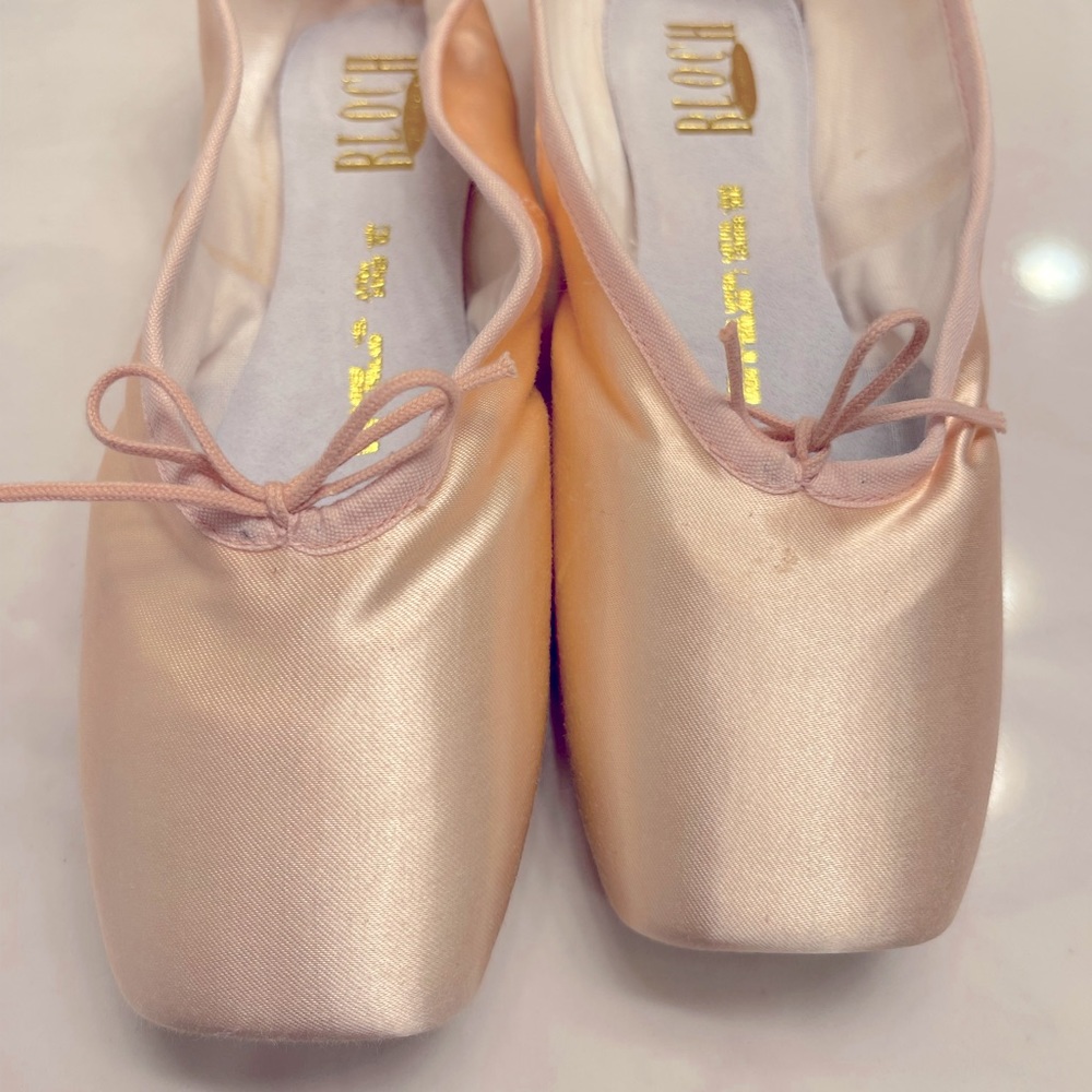 Bloch pointe ballet slippers B 6 Serenade